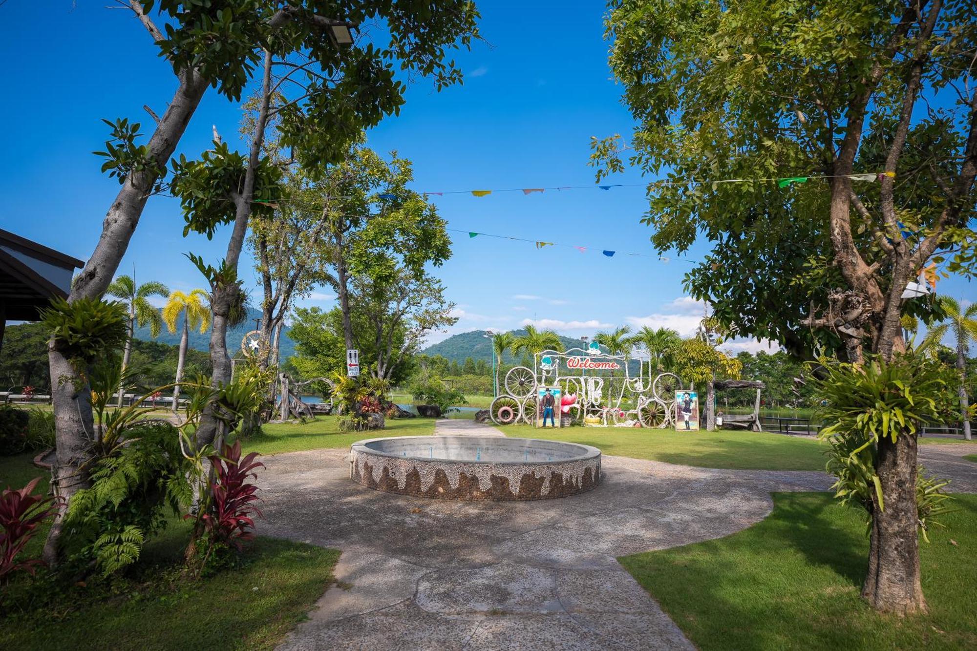 Tamnanpar Resort Бан-Пе Экстерьер фото
